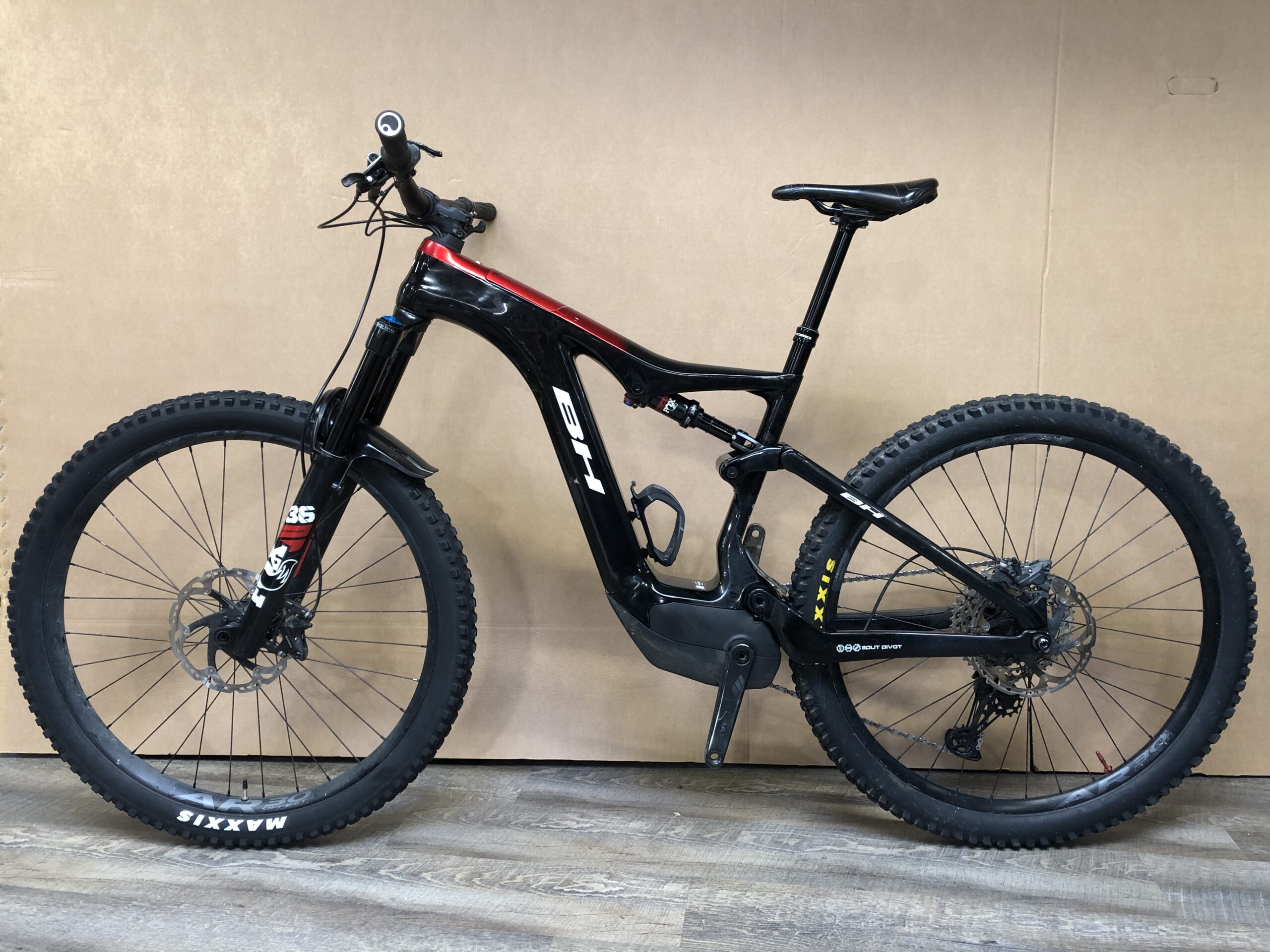 BH ATOMX LYNX CARBON PRO 9.7 L ( OCCASION ) – Image 4
