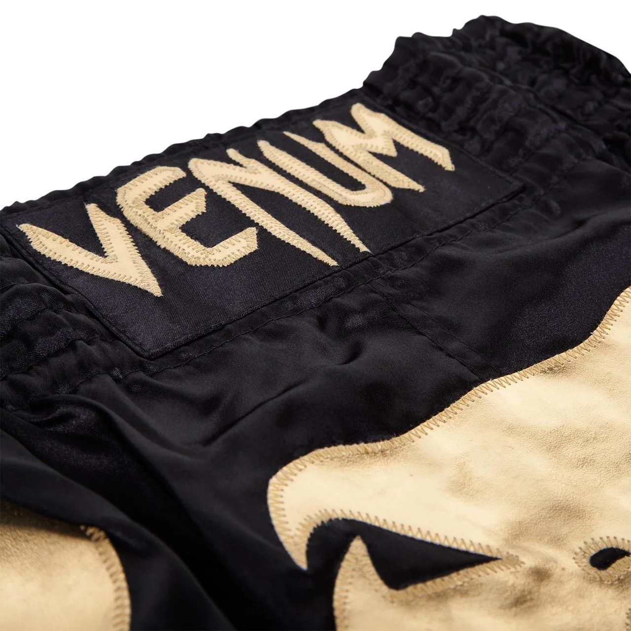 Short boxe VENUM (Noir et Or) – Image 3
