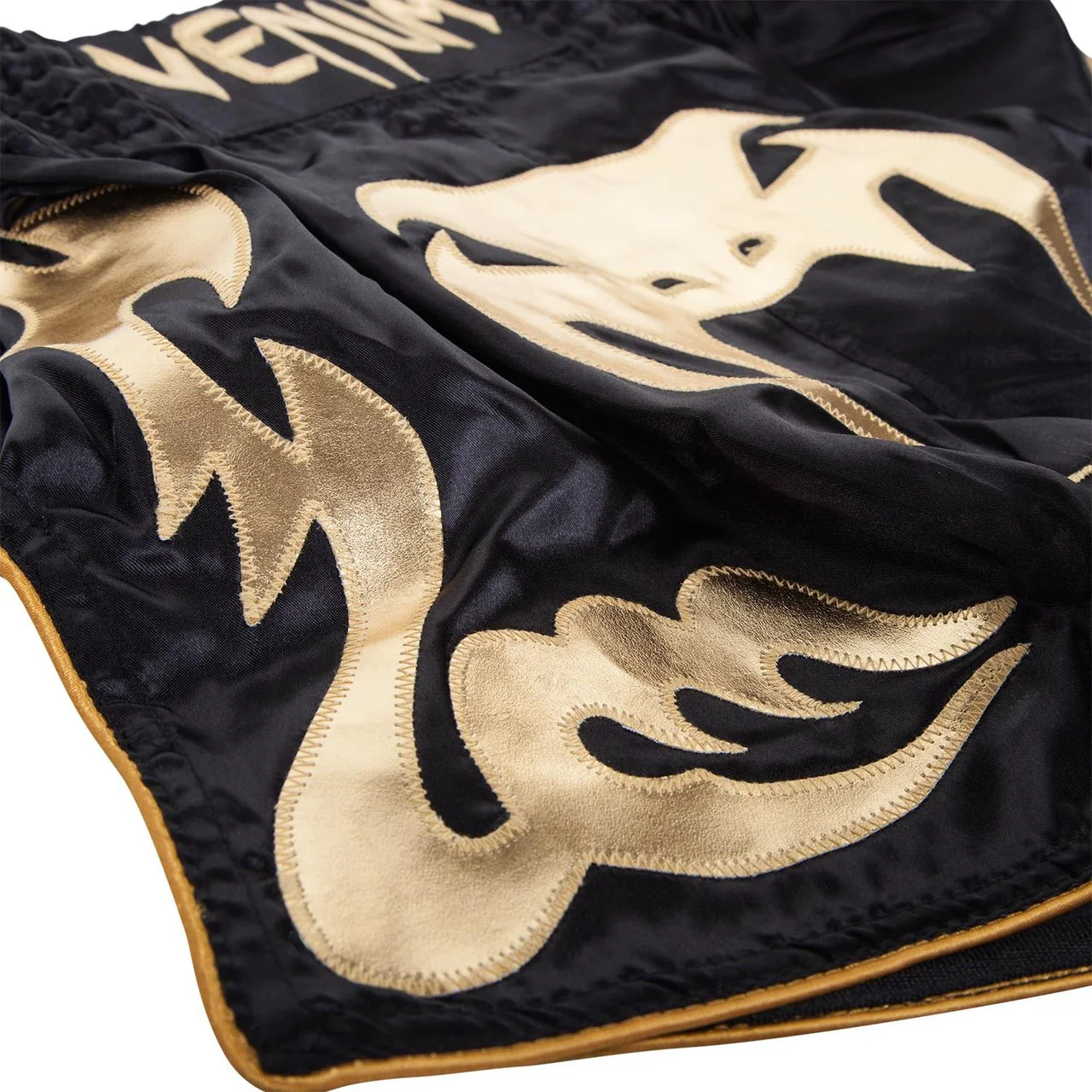Short boxe VENUM (Noir et Or) – Image 5